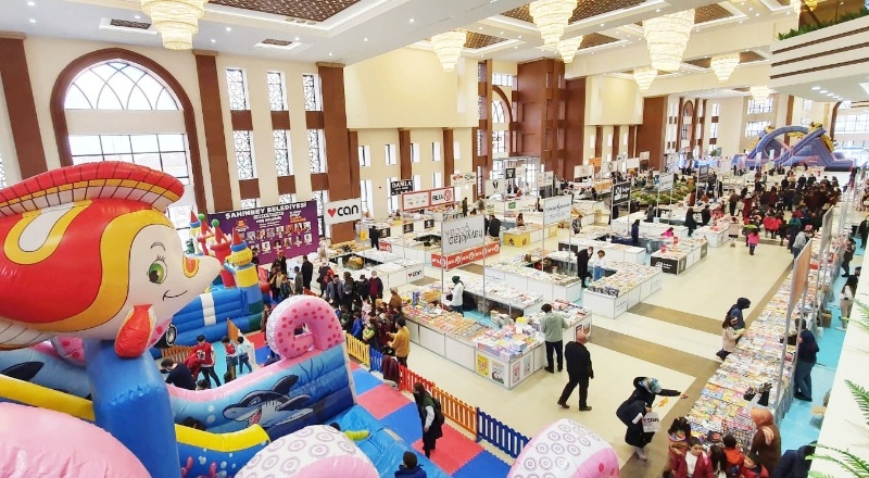 “Çocuklarımızı eğlendirerek kitap okumayı sevdirmeyi hedefliyoruz”