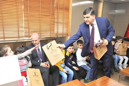 Çocukların merak ettiği meslek dalları anlatılıyor