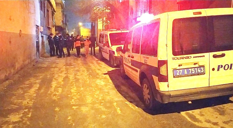 Çocukların tartışmasına aileler dahil olunca silahlı kavga çıktı