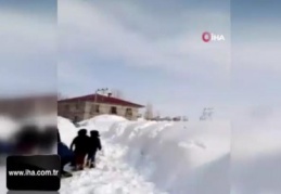 Çocukların tehlikeli kar oyunu