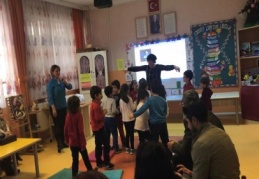 Çocuklarıyla birlikte öğrenip eğlendiler