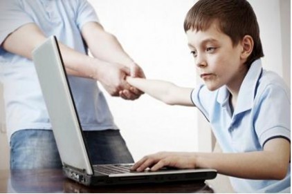 Çocukluk döneminde teknoloji kullanımı konusunda aileler çok dikkatli olmalı