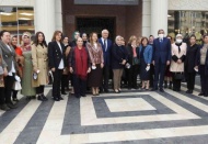 Çocukluktan itibaren çocuklara şiddetin bir çözüm aracı olmadığı anlatmalıyız