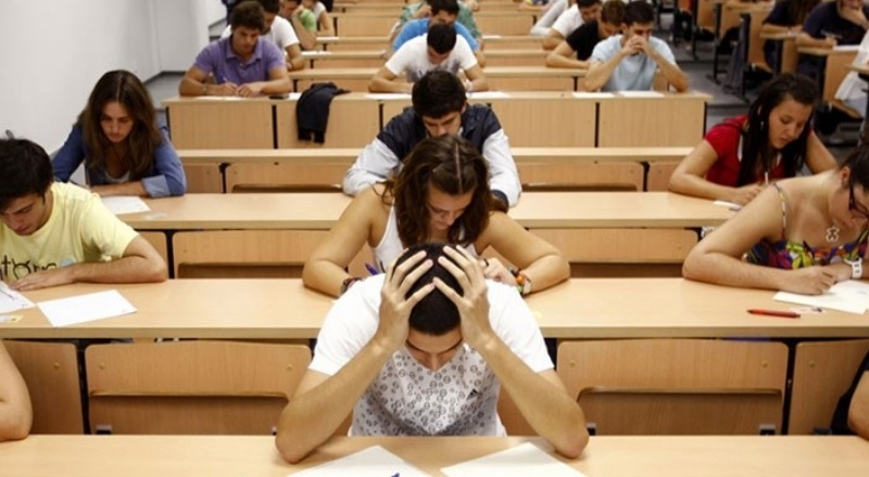 Çok fazla gencin üniversiteye girmesi iyi bir şey değil