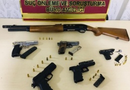 Çok sayıda ruhsatsız tabanca av tüfeği ve fişek ele geçirildi 