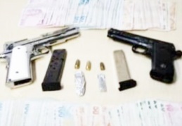Çok sayıda silah ve tabanca ele geçirildi