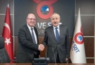 “Çok uzun kuyruklar oluşuyordu, bu nedenle biz fiyatı artırdık” demişti