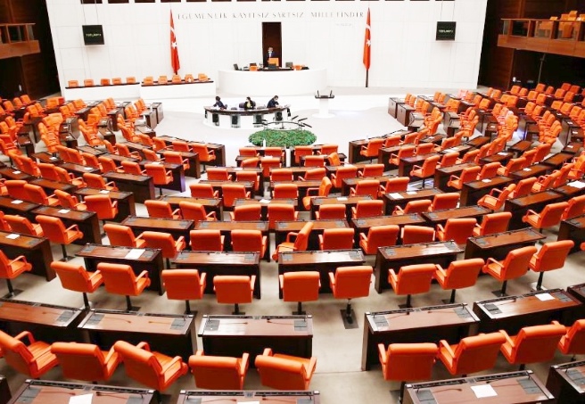 Çoklu Baro teklifi Genel Kurul’da: 3 partiden muhalefet şerhi