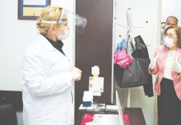 Çoluk çocuğunu görmeden herkese şifa dağıttılar