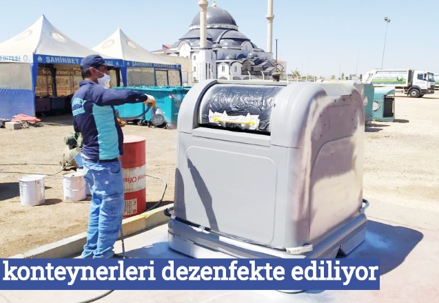 Çöp konteynerleri dezenfekte ediliyor