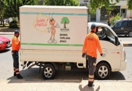 Çöp yerine, sevimli dostlara yem oluyor