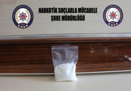 Çorap içerisine gizlenmiş uyuşturucu maddeler ele geçirildi