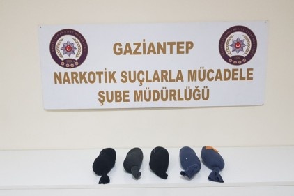 Çorap içindeki uyuşturucu sevkiyatı
