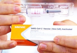Coronavac aşısı olan sağlıkçıların sayısı 700 bini aştı
