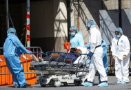 Covid-19 nedeniyle dünyada ölü sayısı 100 bini aştı