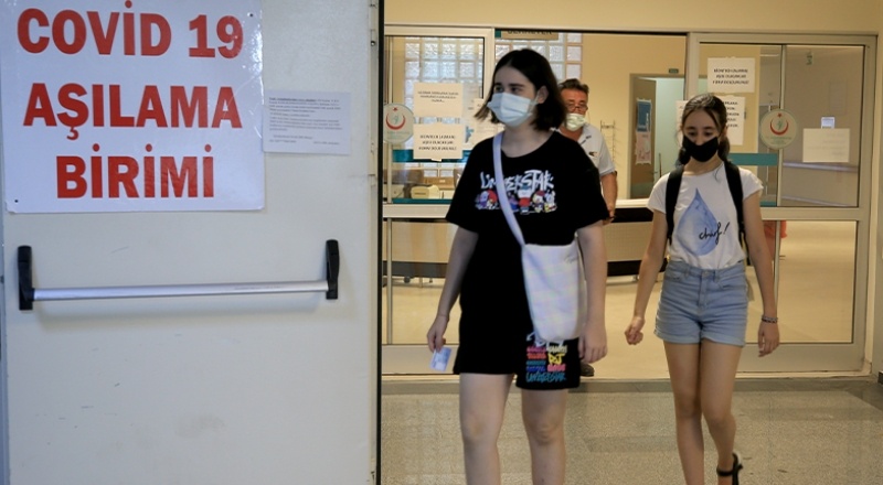 Covid-19 aşıları çocuklar için etkin ve güvenilir; risk yok denebilecek kadar az