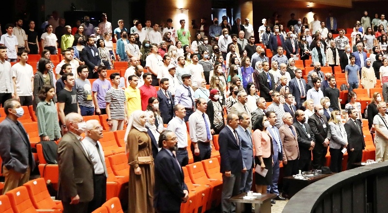 COVİD-19 küresel anlamda ekonomik bir krizi tetikledi