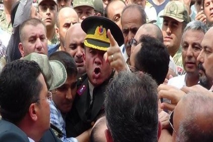"Çözüm Diyenler Neden Şimdi Savaş Diyor?" 