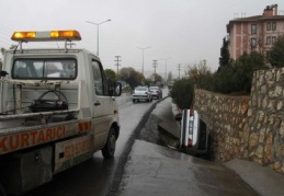 Cumartesi sağanak yağmur kazalara yol açtı