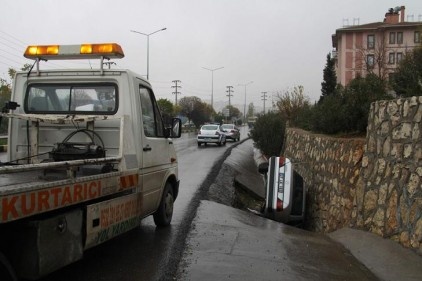 Cumartesi sağanak yağmur kazalara yol açtı