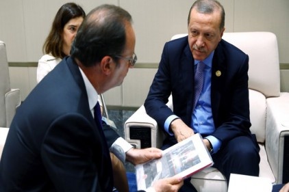 Cumhurbaşkanı Erdoğan, liderlerle dörtlü zirvede bir araya geldi