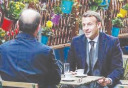 Cumhurbaşkanı ve başbakan sıradan vatandaş gibi kafede