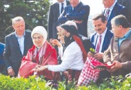 Cumhurbaşkanlığı YİK Üyesi Çiçek'ten yargıçlara: Şimdi kimlerle fotoğrafları çıkıyor, çay toplamaya, zeytin toplamaya bile gidiyorlar