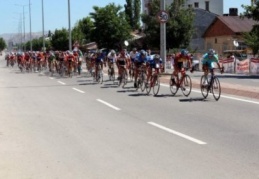 Cumhuriyet Bayramı nedeniyle bisiklet yarışı düzenlendi