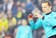 Cüneyt Çakır'a UEFA'dan görev