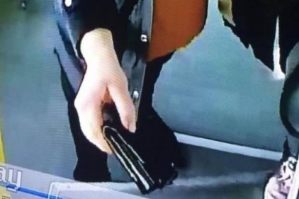 Cüzdanını halk otobüsünde düşüren K.D., şoförün cevabıyla hayatının şokunun yaşadı 