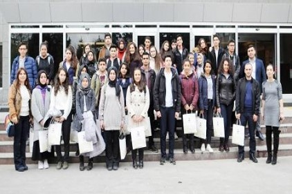 Daha sıkı çalışın, çünkü sizleri öğrencimiz olarak görmek istiyoruz