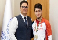 Dalkıran, uzun atlamada Türkiye rekoru kırdı