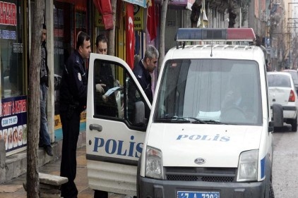Damadına kızıp üç kişiyi yaraladı