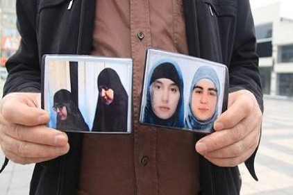Danimarka’dan kaybolan kızlarını Gaziantep'te arıyor