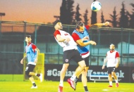 Dar alanda çift kale maç