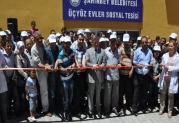 Dar gelirli aileler evlerine kavuştu 