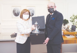 “Dar ve orta gelirliye konut üretmeliyiz”