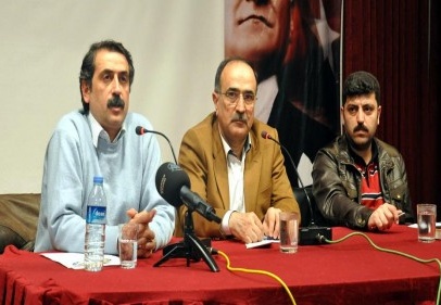 Darbeleri; silahlı kuvvetler, yargı ve medya üçlüsü taşıdı