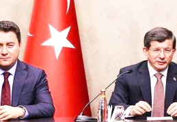 Davutoğlu, Babacan'ı ziyaret etti: Anayasa, gündem değiştirme çabasıdır