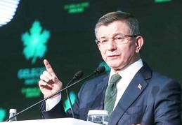 Davutoğlu: Türkiye'de 'tek adam' yönetimi yok, iki buçuk adam yönetimi var