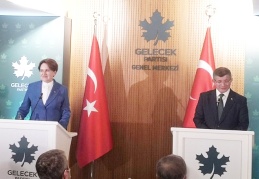 Davutoğlu ve Akşener’den birlikte çalışma mesajı