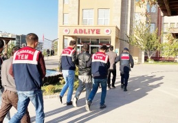 DEAŞ operasyonuna 3 tutuklama