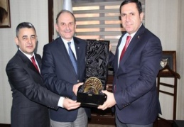 Defterdarı Hayati Dinç, Ticaret Borsası’nı ziyaret etti