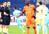 Demba Ba kaptan olarak sahada