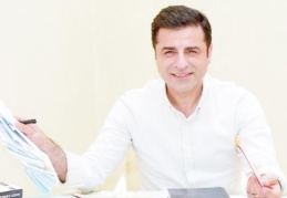 Demirtaş: Devletin çetelerden temizlenmesi yarına bırakılamaz