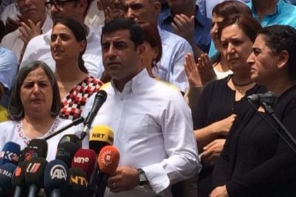 Demirtaş: Kayyum atamak istediğiniz belediyede seçimi tekrarlayalım 