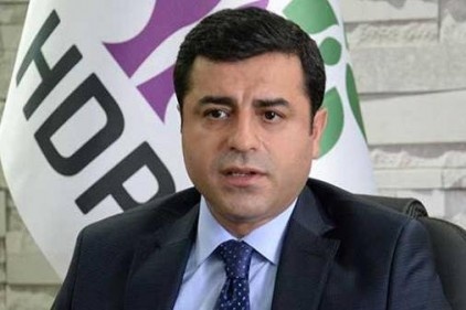 Demirtaş: Sınırdan IŞİD geçiyor oyuncaklar geçemiyor