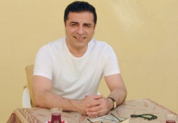 Demirtaş, Türkiyeli solculara sorular sordu