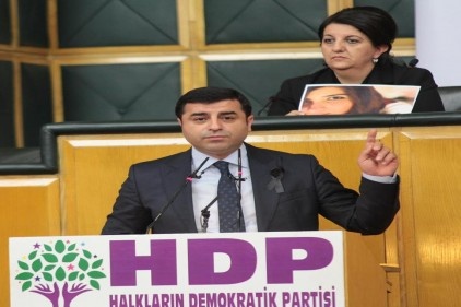 Demirtaş&#8217;ın gündeminde &#8220;sık lan sık&#8221; talimatı ve Özgecan vardı