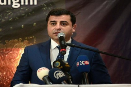 Demirtaş&#8217;tan Altan Tan&#8217;a: Yolunu şaşıranlar kendileri bulacaktır 